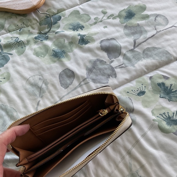 Wallet - Picture 2 of 2